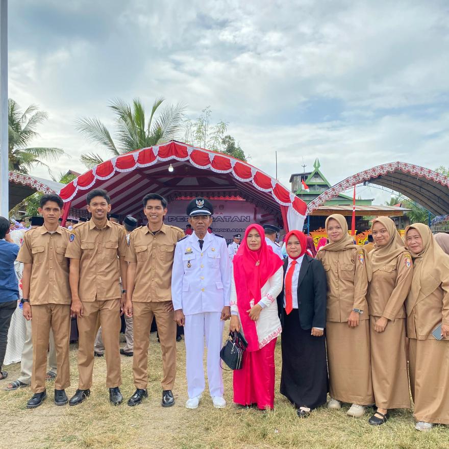 Pemerintah Desa Mario Ikuti Upacara HUT RI ke-80 di Lapangan Lajokka